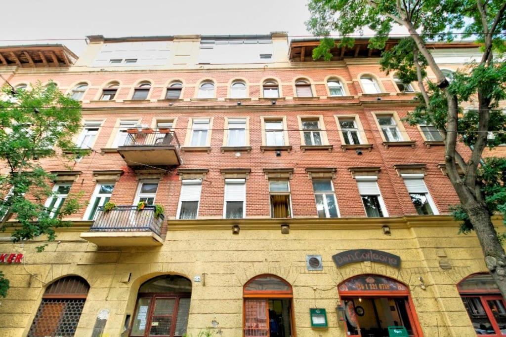 Ferienwohnung Nefelejcs Near The Keleti Railway Station Budapest Exterior foto