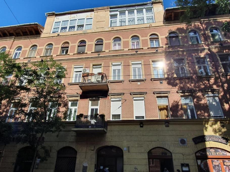 Ferienwohnung Nefelejcs Near The Keleti Railway Station Budapest Exterior foto